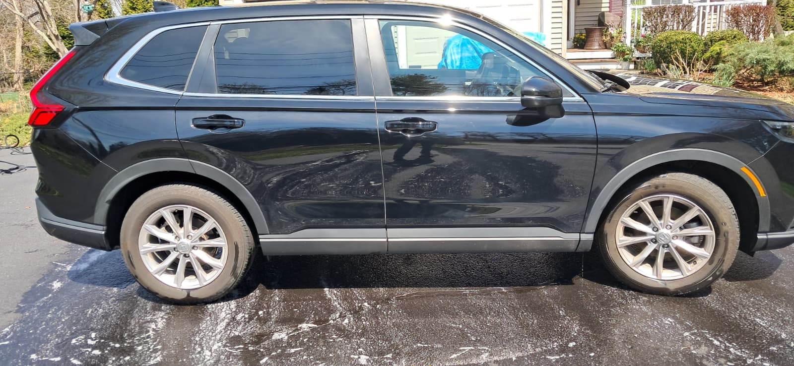 Clean exterior of the Honda CRV